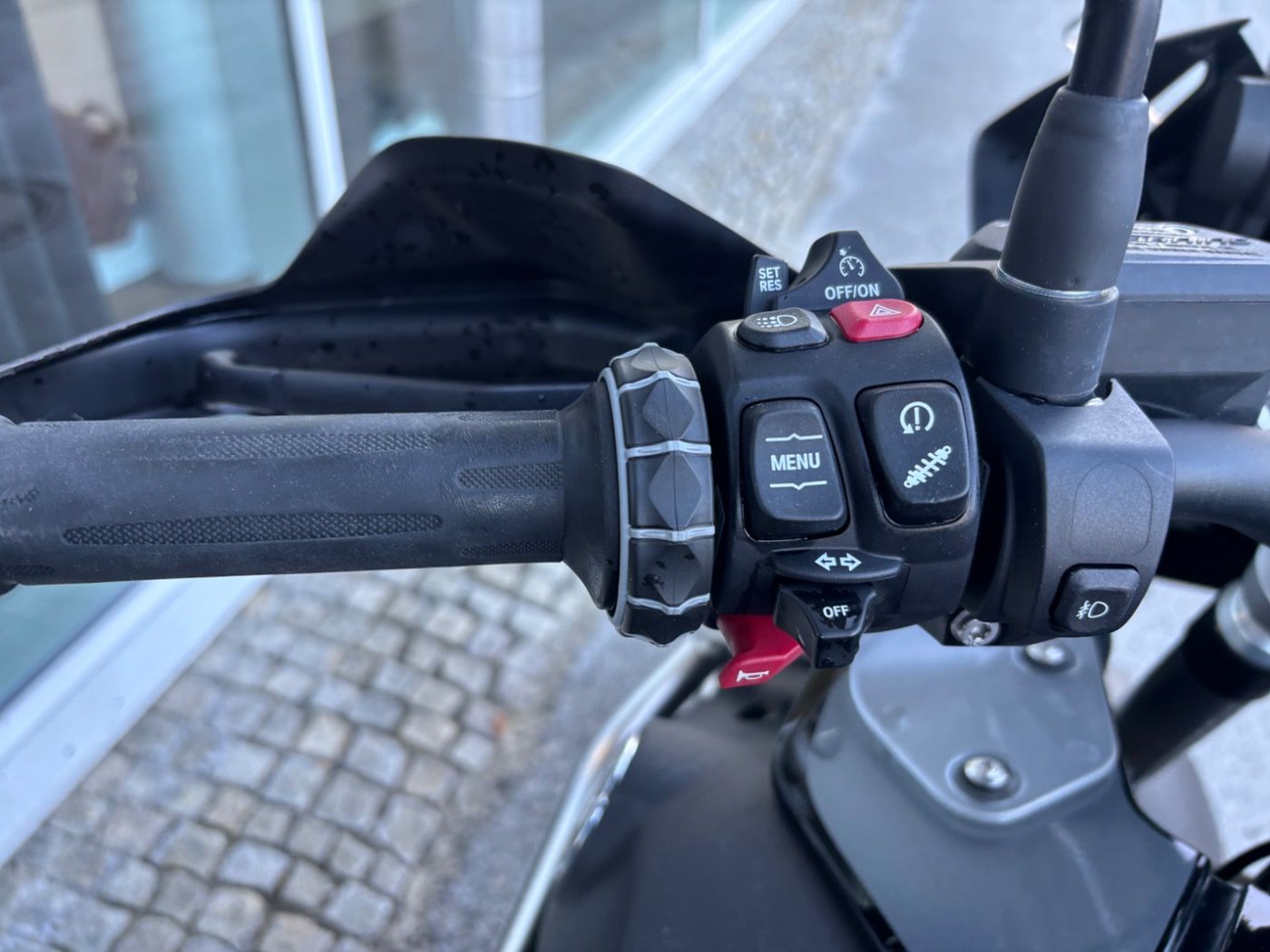 Fahrzeugabbildung BMW R 1250 GS Adventure Triple Black Aluminium Koffe