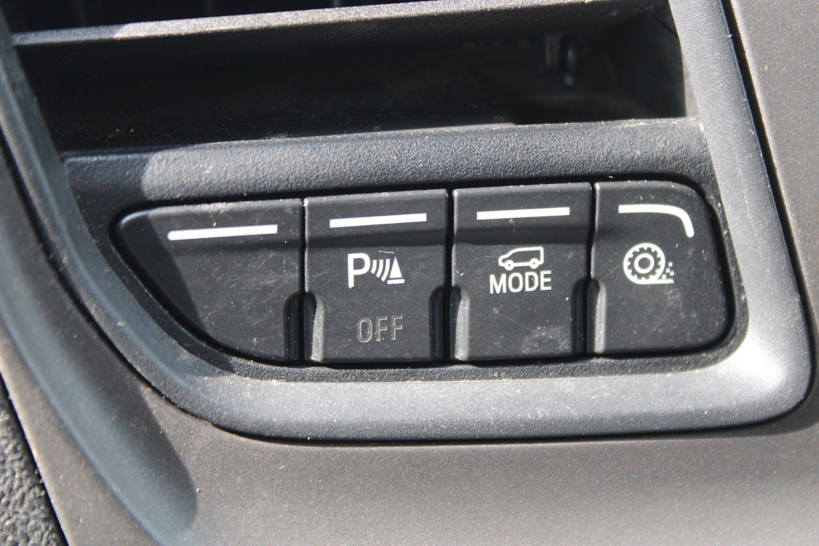 Fahrzeugabbildung Ford Transit 350 L3 H2 Kasten hoch lang KLIMA RFK AHK