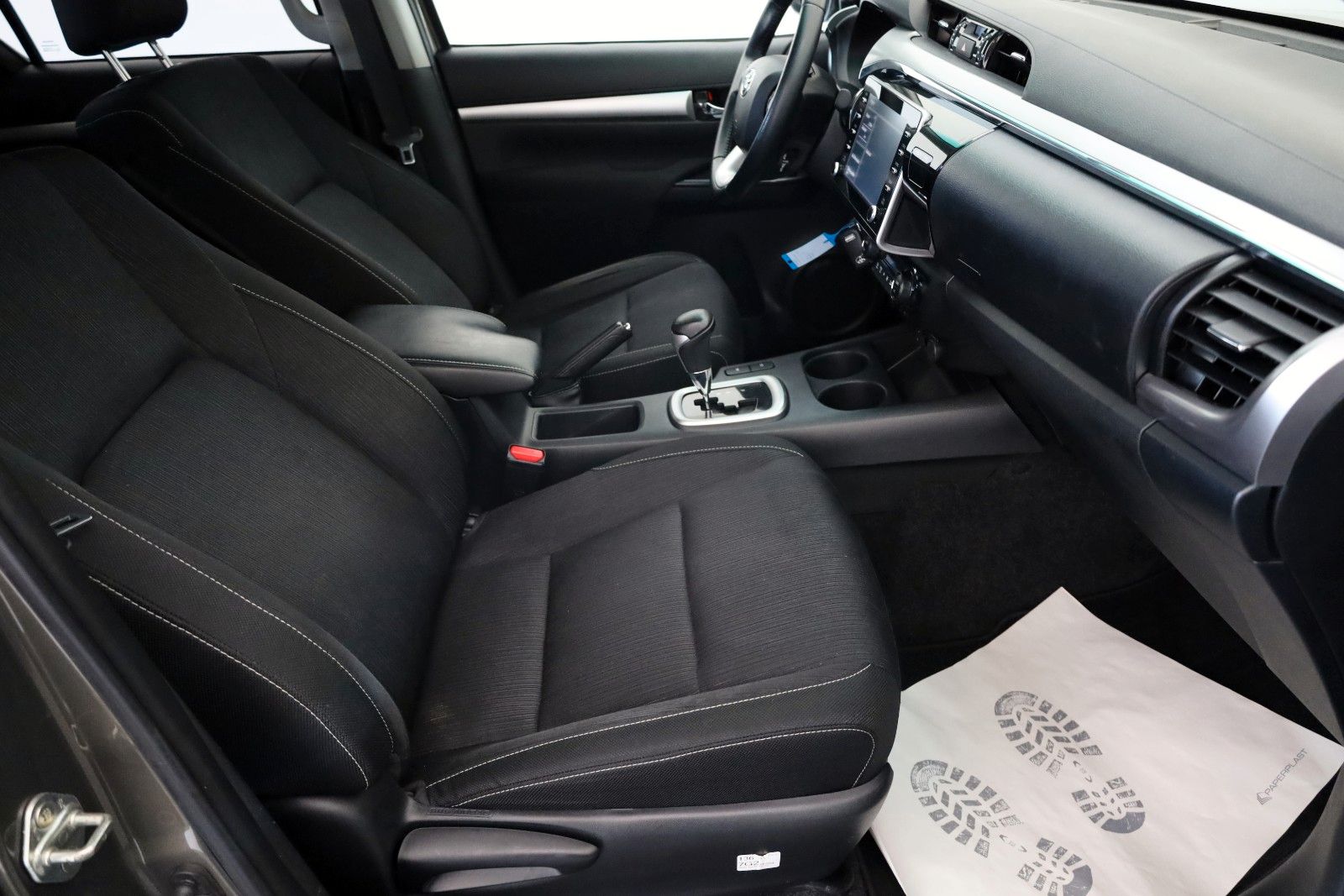 Fahrzeugabbildung Toyota Hilux 2.8 D-4D Comfort,Kamera,Rollbügel,AHK