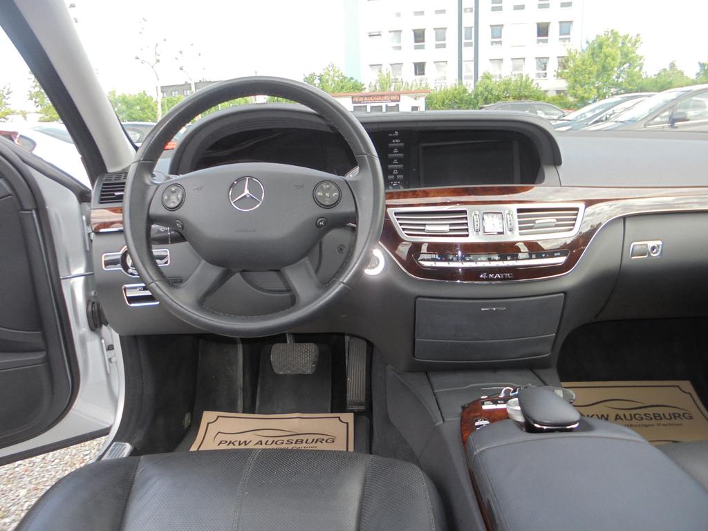 Mercedes-Benz S 500