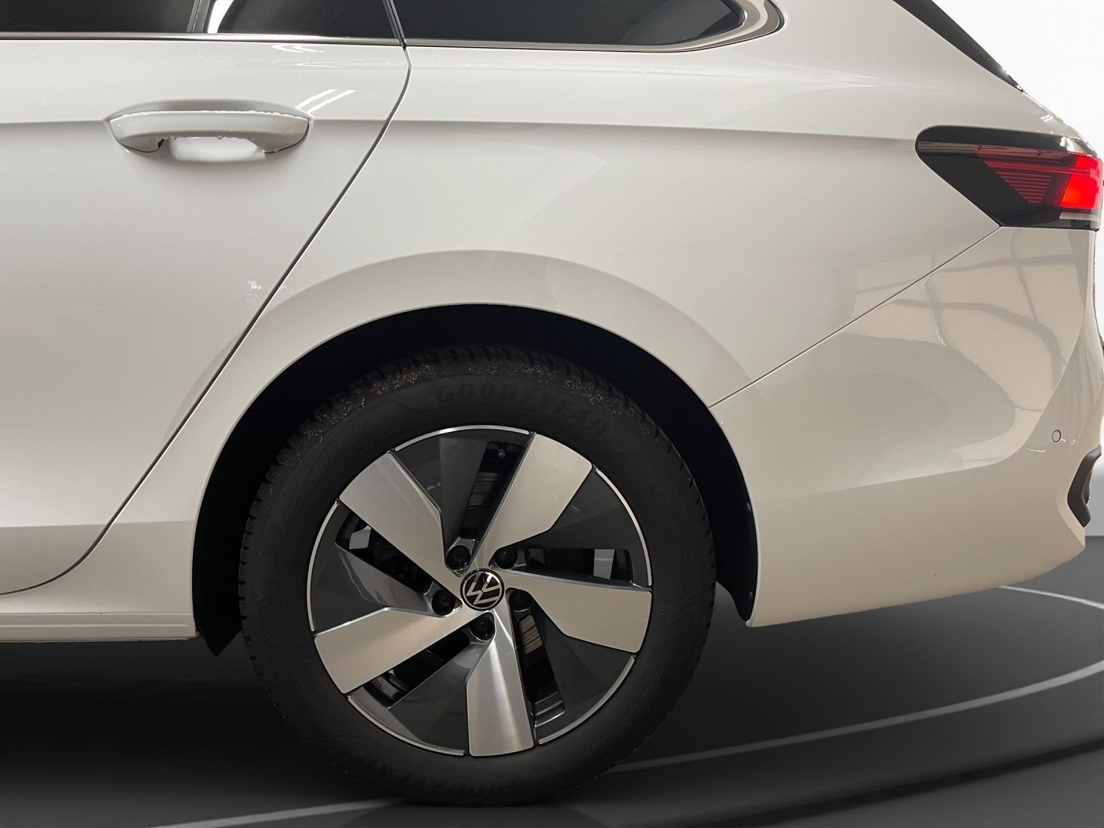 Volkswagen Passat Variant - Bild 13