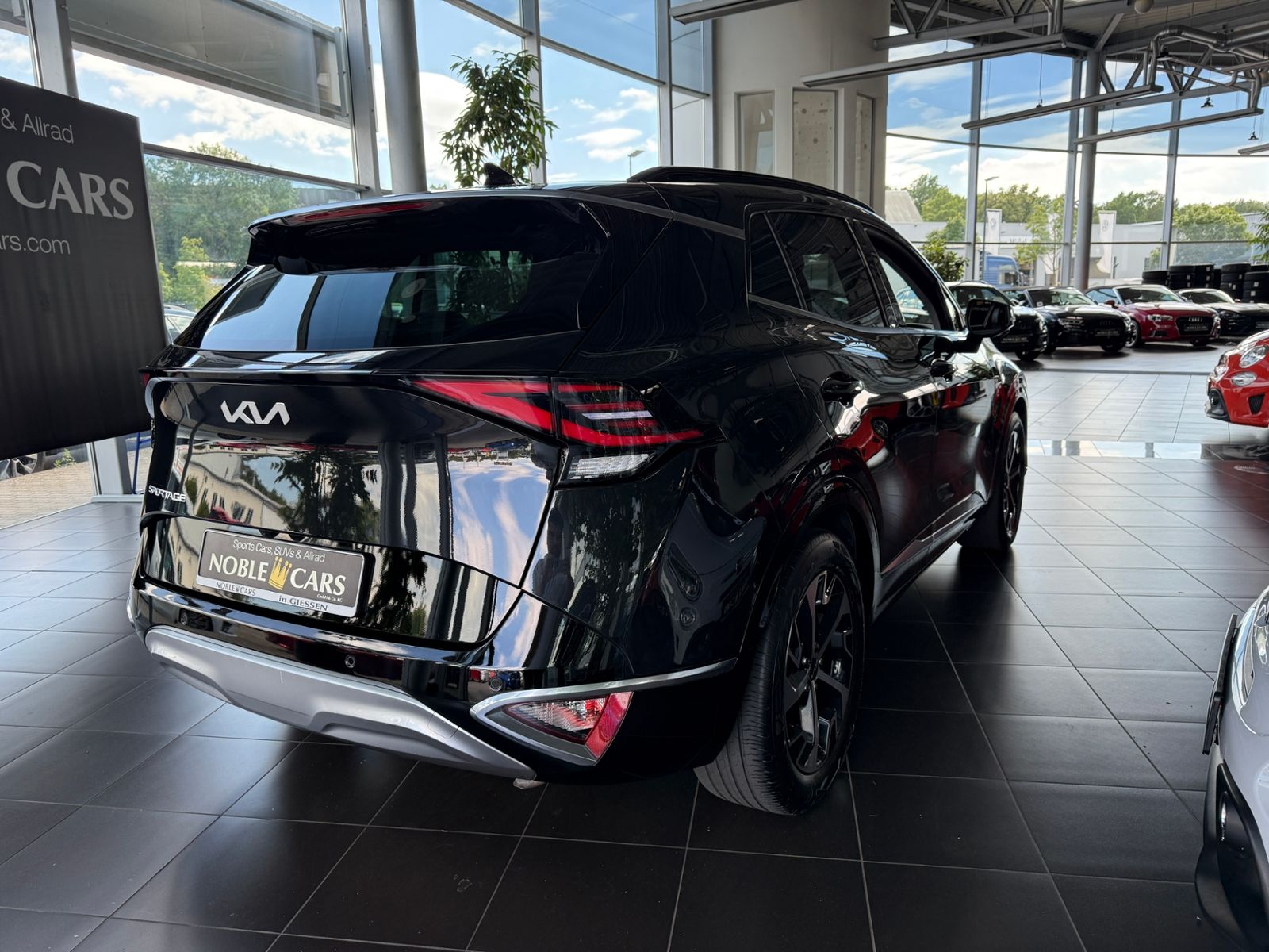 Fahrzeugabbildung Kia Sportage Spirit 4WD AHK PANO 360° H/K LEDER