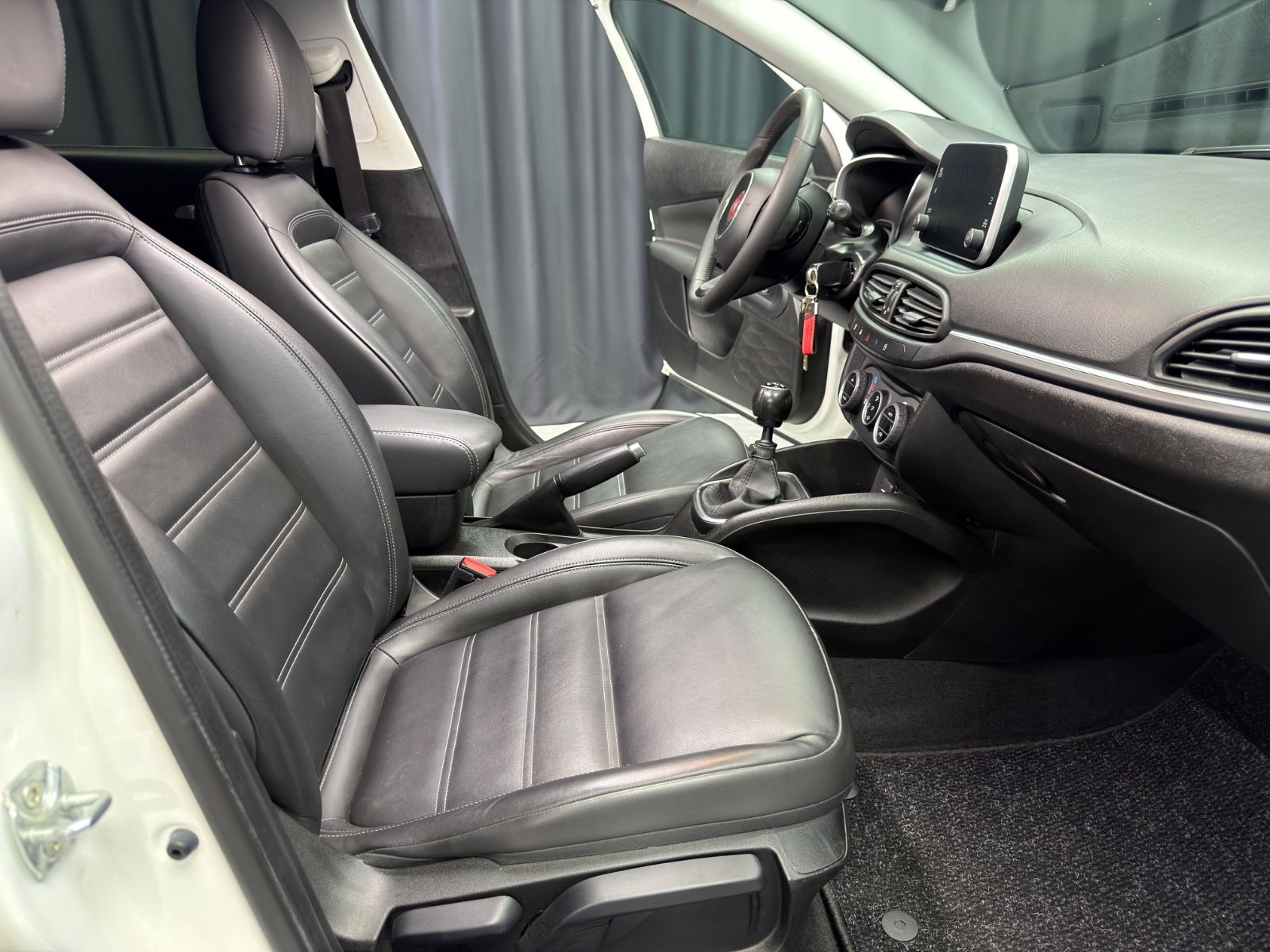 Fahrzeugabbildung Fiat Tipo Lounge |AHK|RF-CAM|LED|LEDER|NAVI