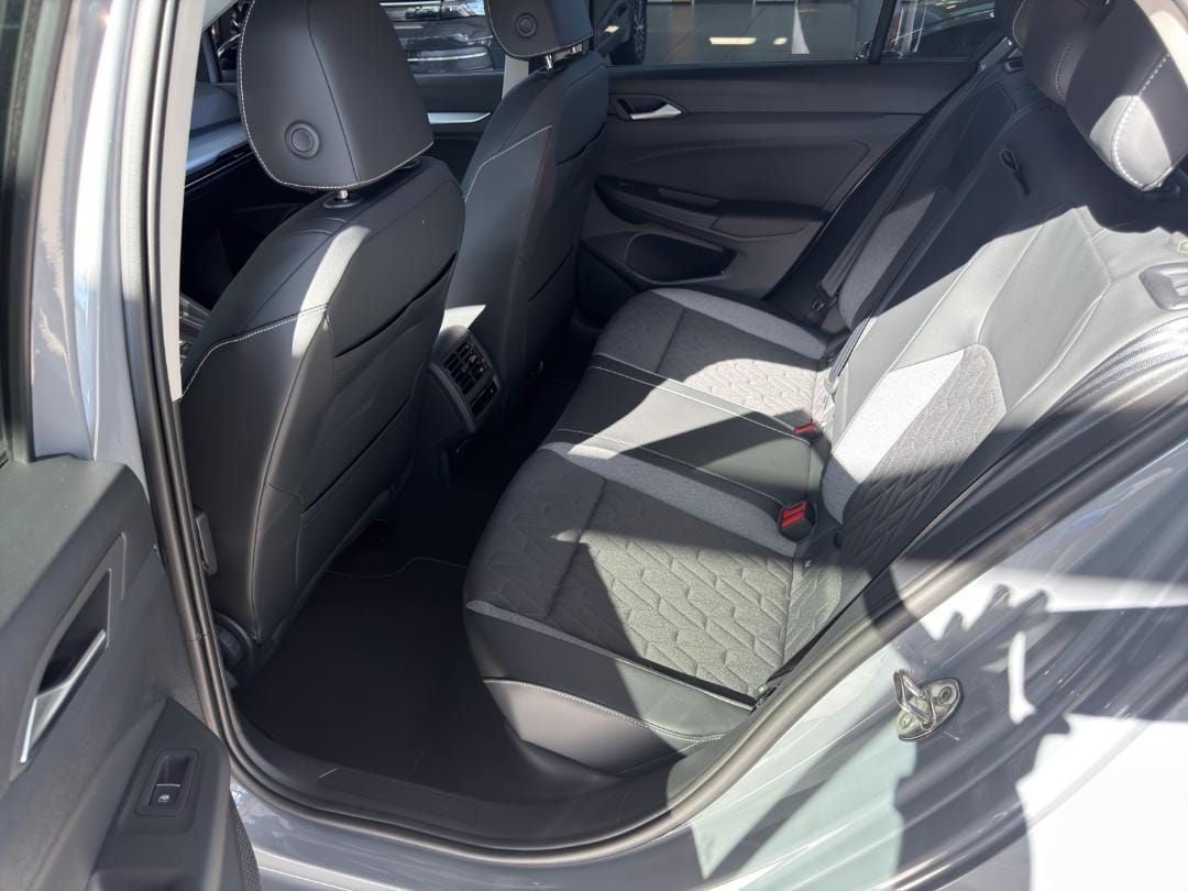 Fahrzeugabbildung Volkswagen Golf ENERGY Energy1.5 TSI DSG.GJR.AHK.App-Connec