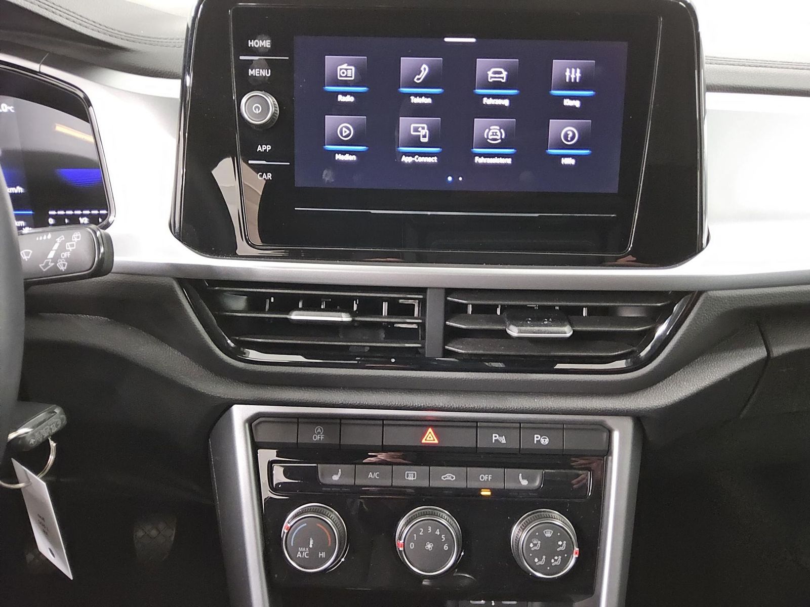 Volkswagen T-Roc 1.0 TSI Life LED DC PDC Shz Klima foto 7