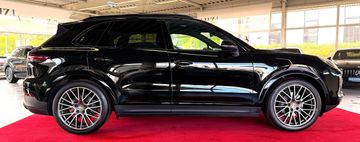 Porsche Cayenne - 2