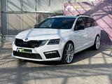 Skoda Octavia Combi RS 60 4x4 DSG AHK Canton ACC 20" - Skoda Octavia: 20
