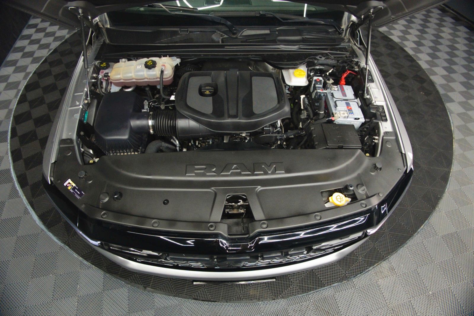 Fahrzeugabbildung Dodge RAM 3.0 MY 25 TWIN TURBO Offroad Night ACC 19%