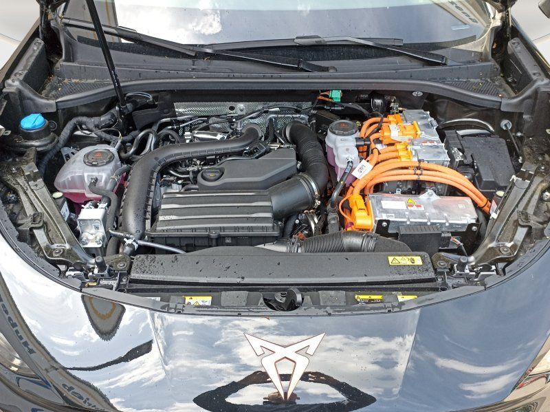 Fahrzeugabbildung CUPRA Terramar 1.5 e-Hybrid DSG 150 KW