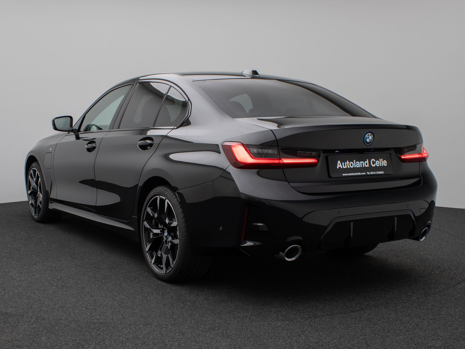 Fahrzeugabbildung BMW 330e M Sport 360°HUD DAB H/K Alarm ParkAs 19Zoll