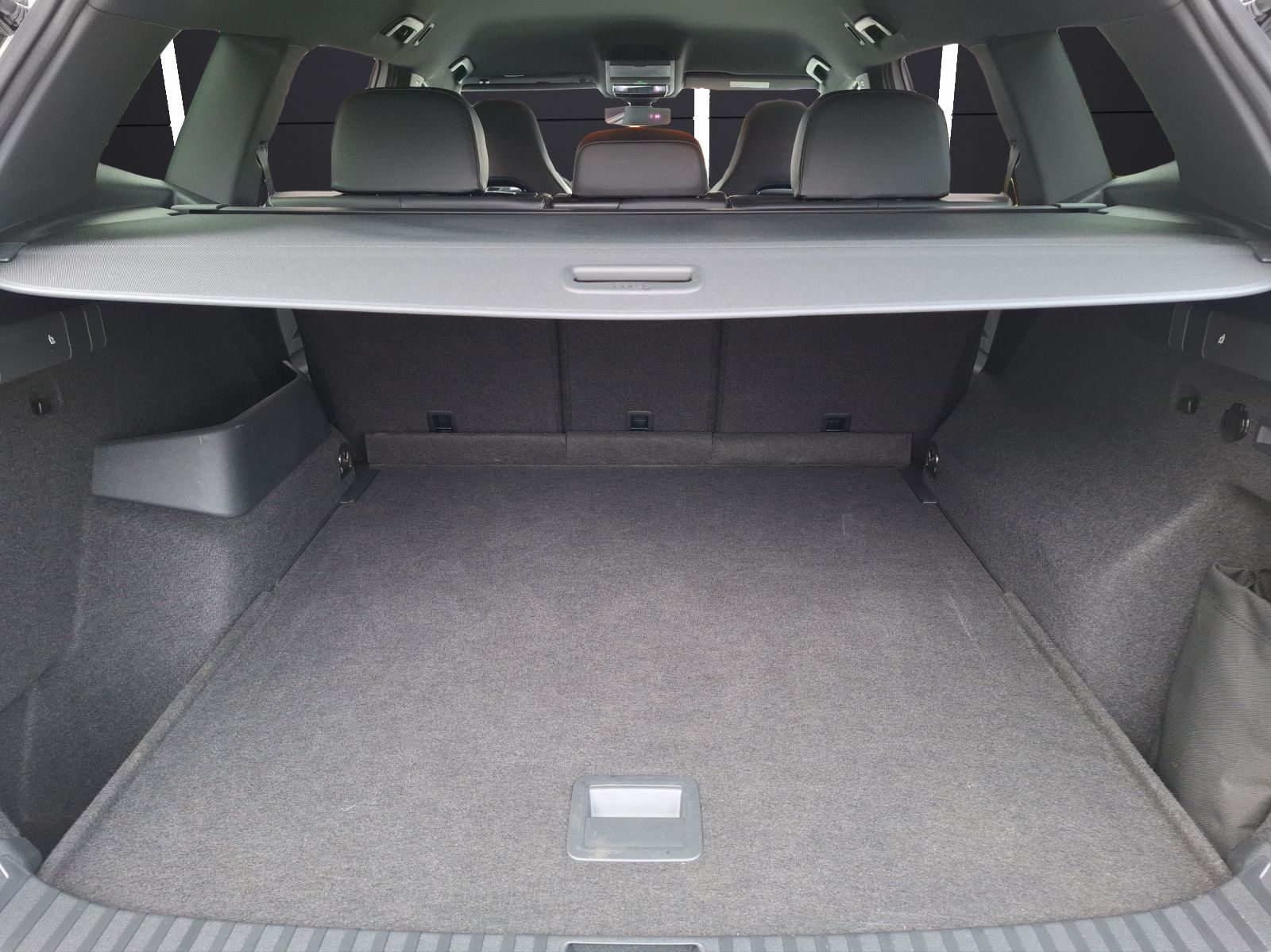 Fahrzeugabbildung Volkswagen Tayron TDI R-Line DSG 4M Matrix AHK Navi AID ACC