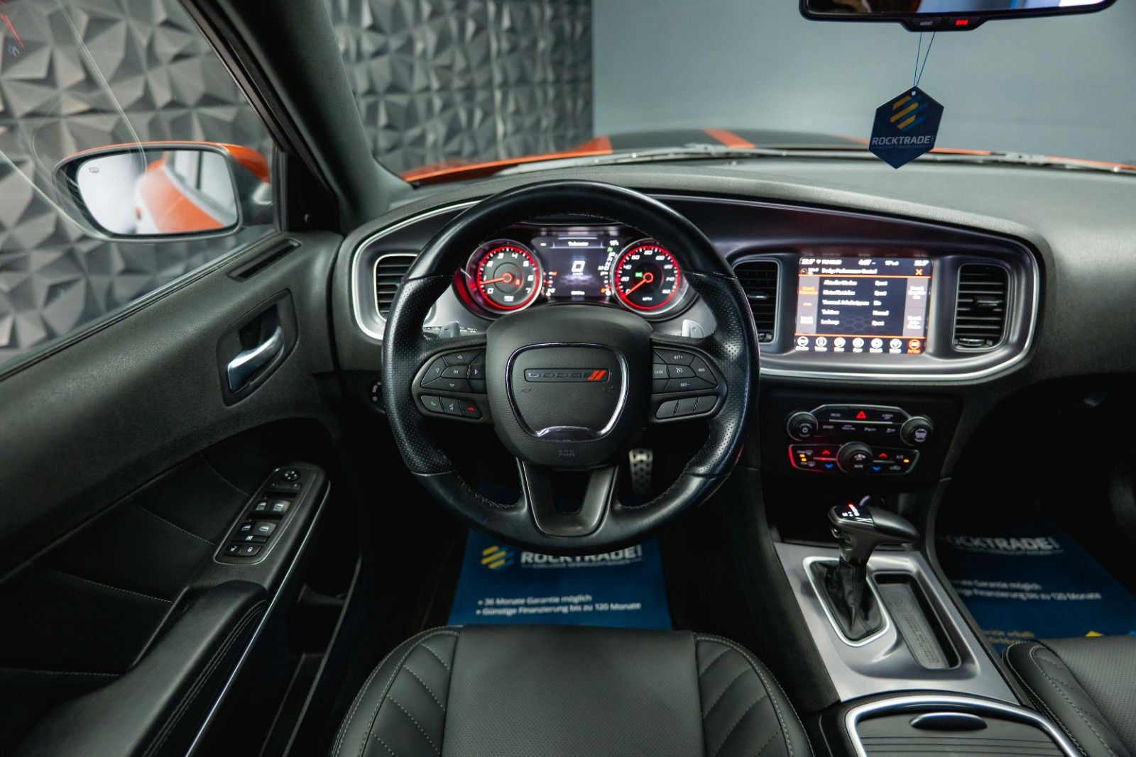 Fahrzeugabbildung Dodge Charger 5.7 V8 HEMI R/T Night-Paket Performance