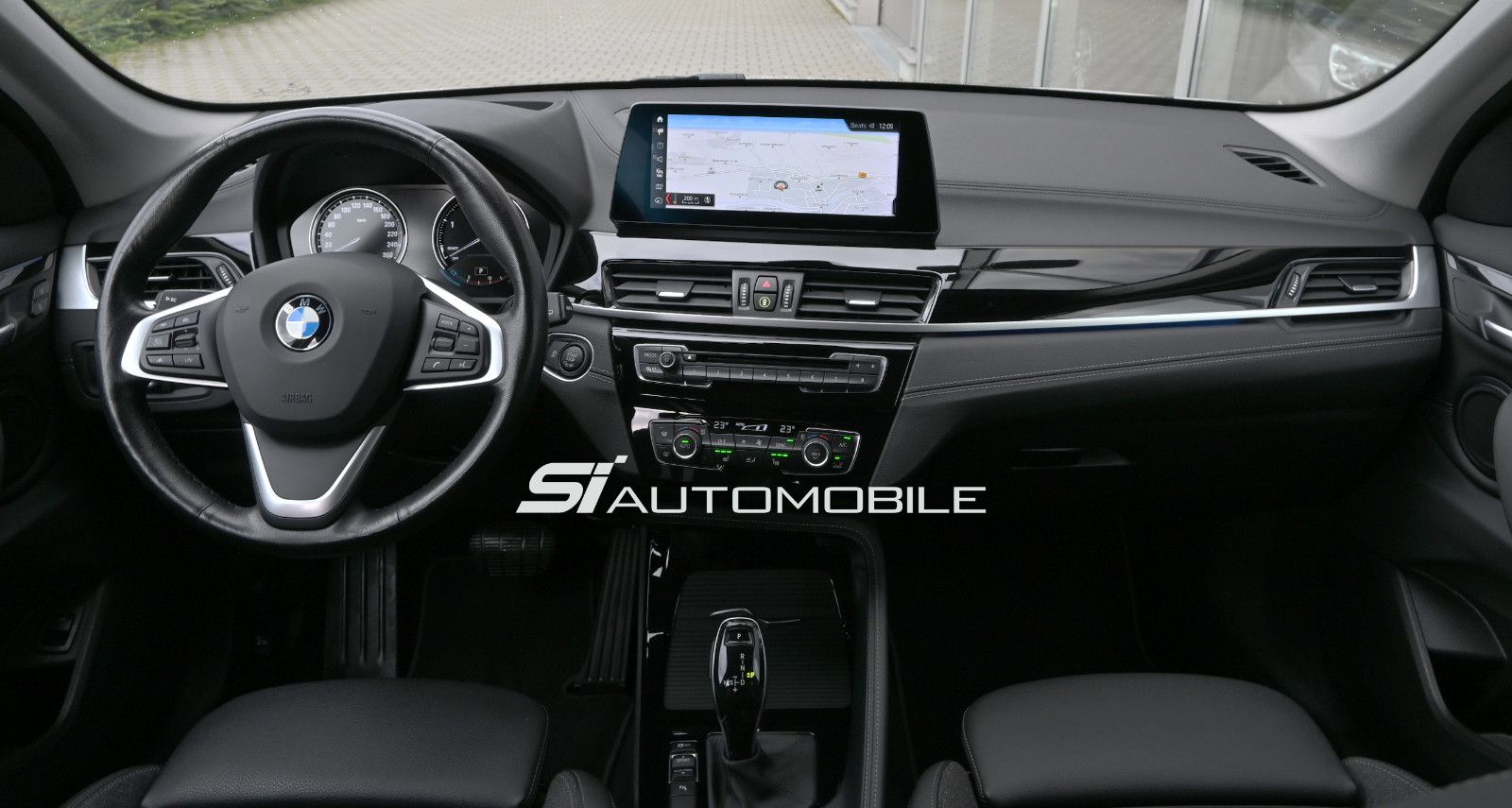Fahrzeugabbildung BMW X1 xDr. 20d Sport Line °ACC°AHK°HEAD-UP°KAMERA°