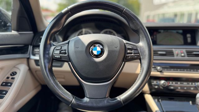 BMW 530d Touring xDrive *LED*HEAD-UP*PANO*KAMERA*