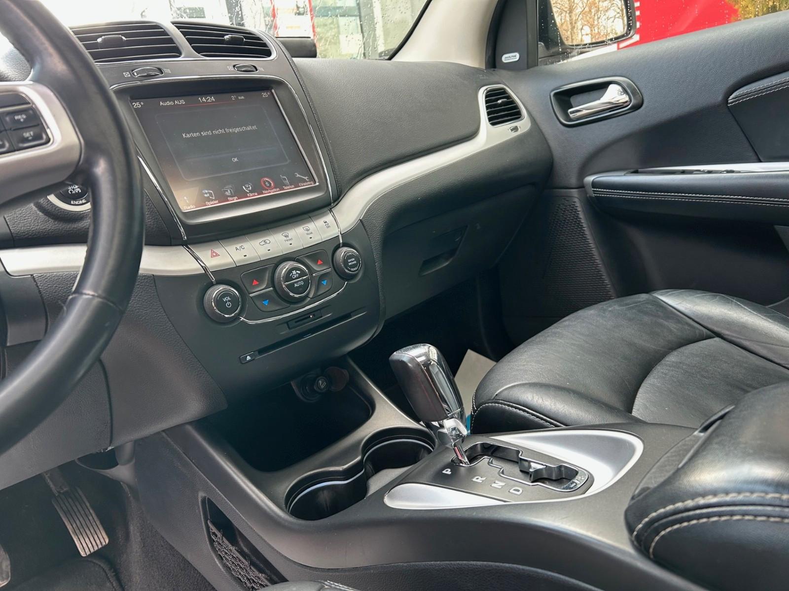 Fiat Freemont 2,0 CRDI Aut.4x4*Leder*Glasd.*7-Sitzer*