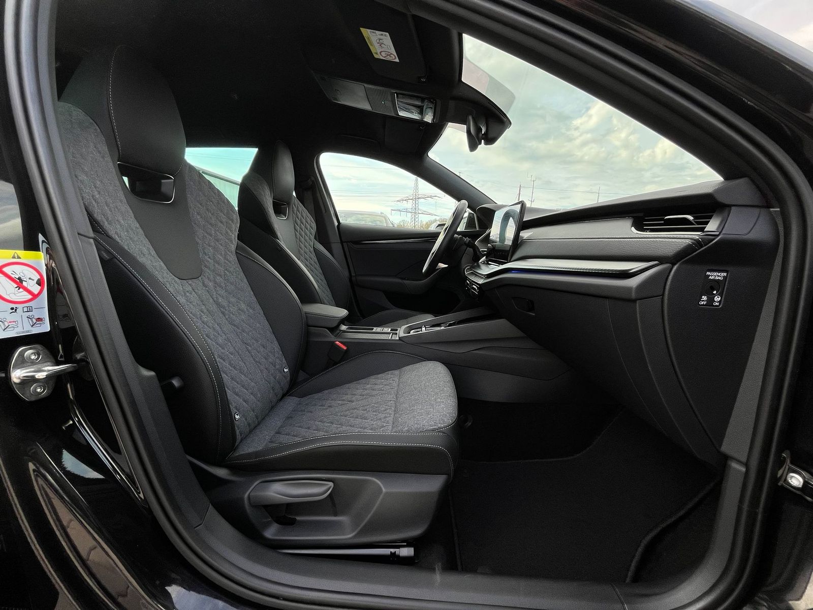 Imagen del vehículo: SKODA Octavia 2.0 TDI Sportline DSG MATRIX*INVIERNO*5 años