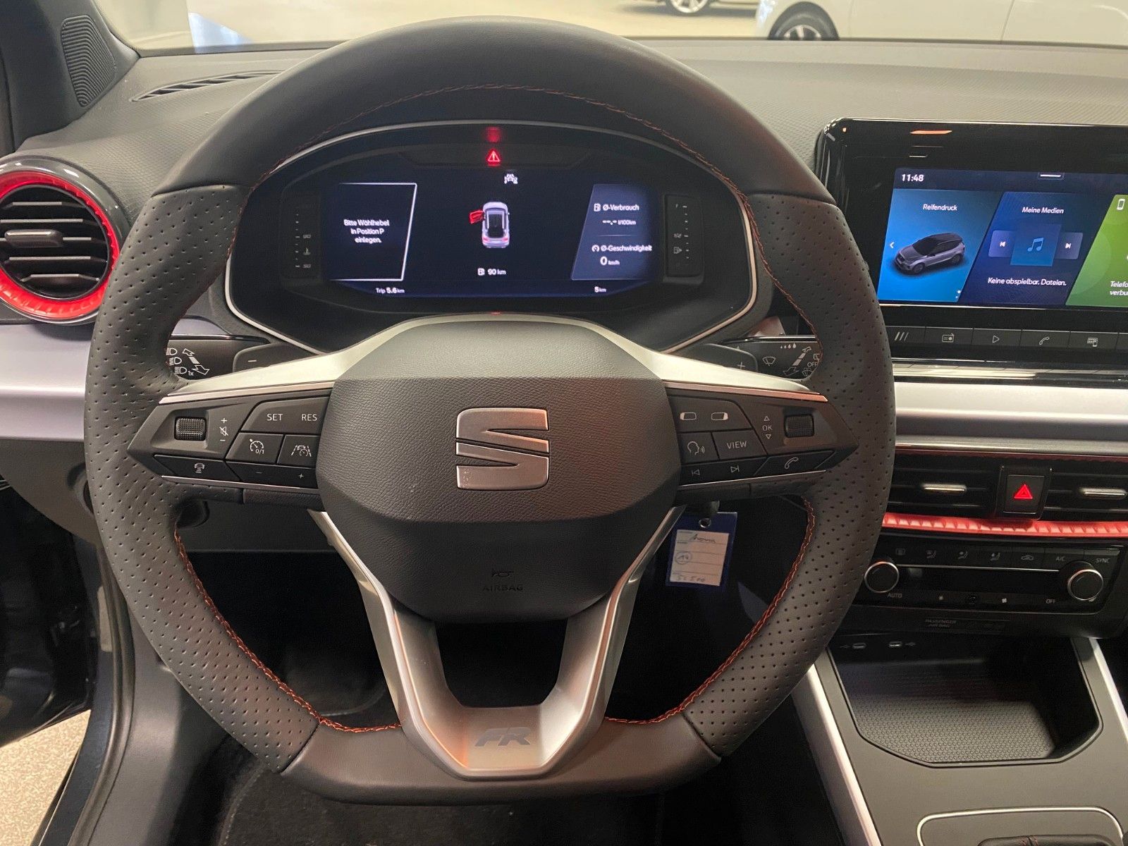 Fahrzeugabbildung SEAT Arona TSI FR DSG+AHK+5 Ja. GARANTIE+SPURWECHSEL+