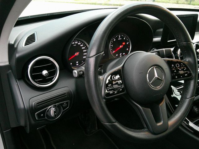 Mercedes-Benz Limousine C 180 d