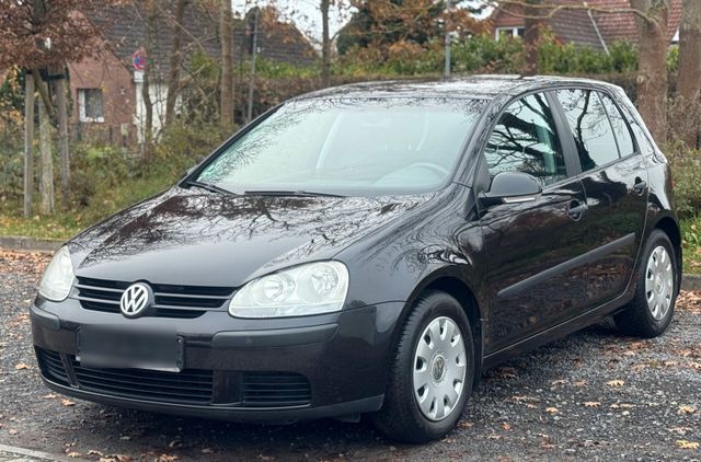 Volkswagen Golf 5 1.4 Benzin mit 2 Jahre TÜV zu verka...