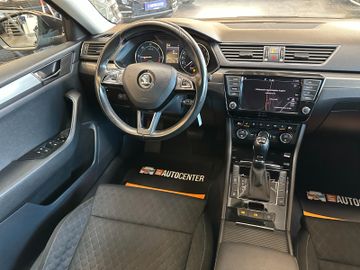 Skoda Superb Combi Style 4x4 *SZHZ*PDC*AHK*NAVI*KLIMA*