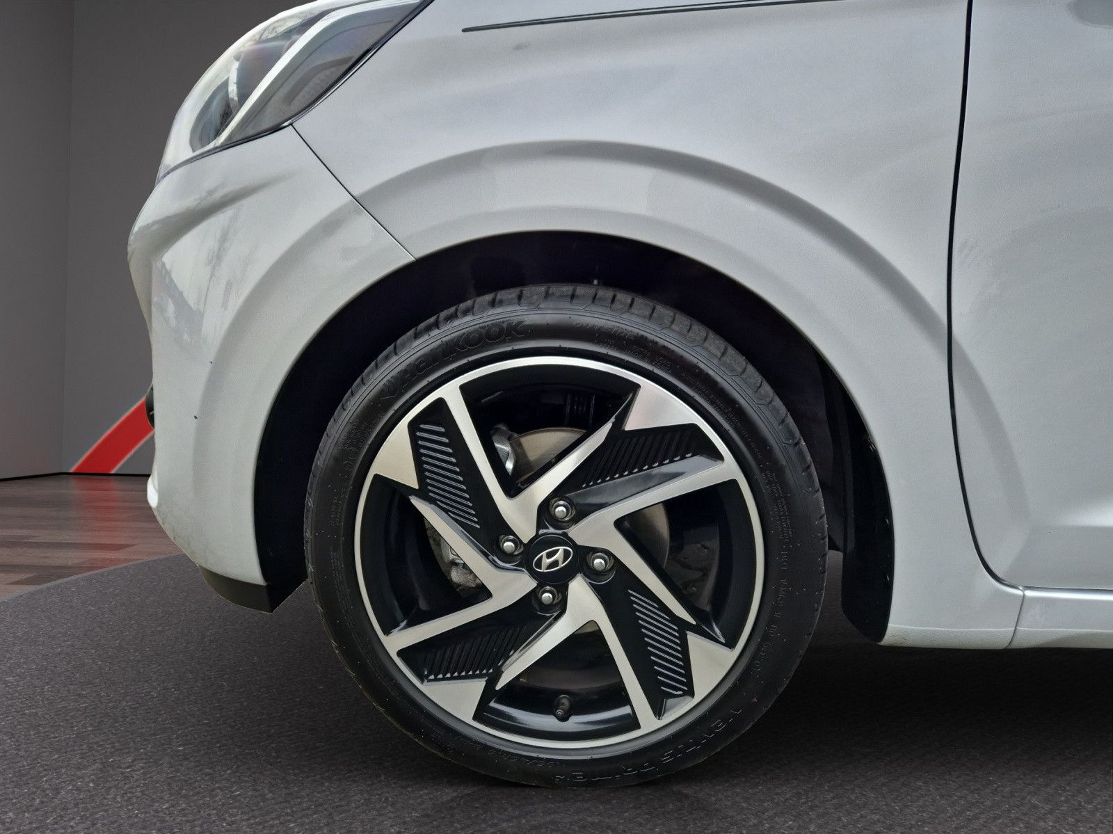 Fahrzeugabbildung Hyundai i10 1.0 EDITION 30/SHZ/NAVI/TEMP/LENKRADHZG/RFK