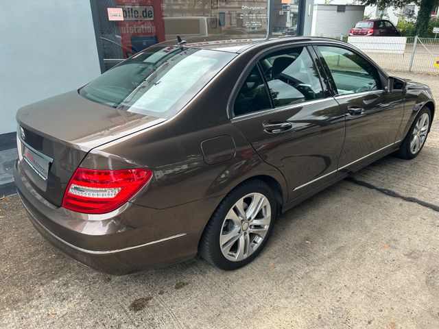 Fahrzeugabbildung Mercedes-Benz C 180 Avantgarde Auto.+AHK+Navi+Xenon+Teilleder+