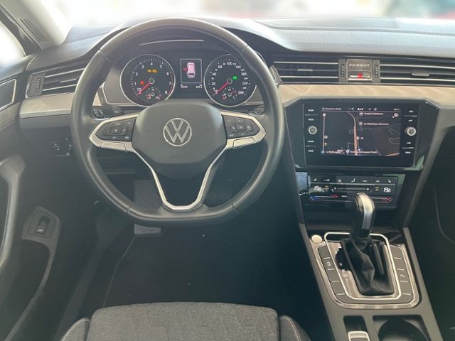 Fahrzeugabbildung Volkswagen Passat Variant 1.5 TSI DSG BUSINESS NAV AHK GJR