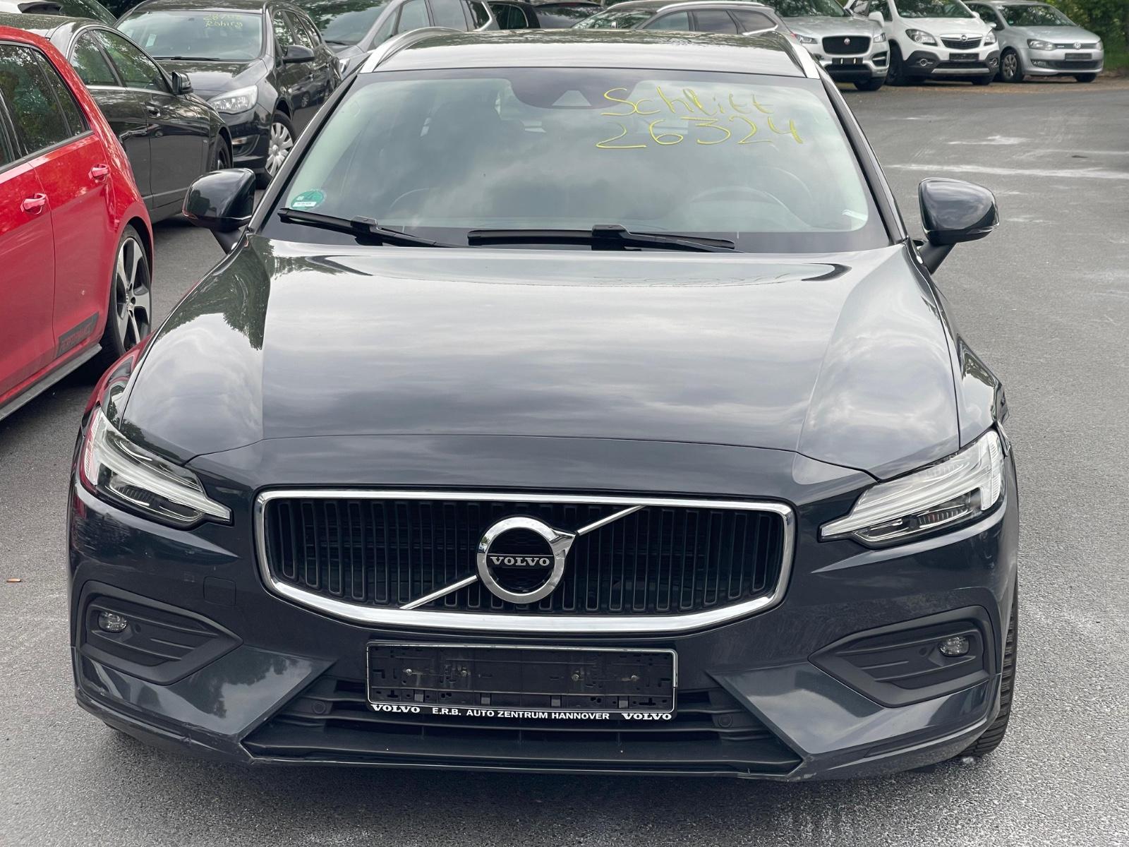 Volvo V60 Kombi Momentum -Leichter UNFALLSCHADEN-