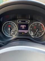 Mercedes-Benz A 180 - Benzin - AUTOMATIK - Mercedes-Benz A 180 Gebrauchtwagen in Hamburg