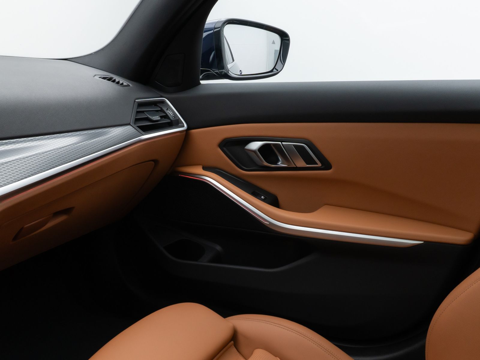 Fahrzeugabbildung BMW 330i xD M Sport Panorama Kamera HUD HiFi Komfort