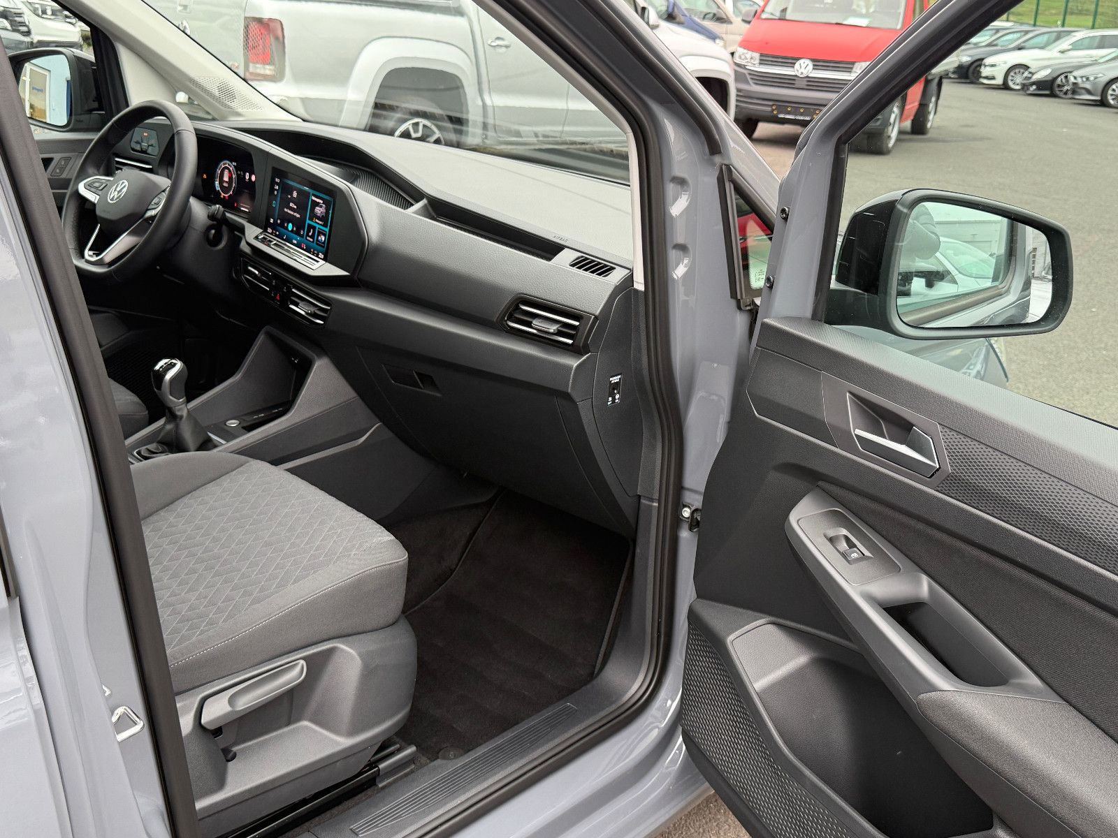 Fahrzeugabbildung Volkswagen Caddy Edition Maxi 7-Sitzer ACC AHK LED Pano Kam