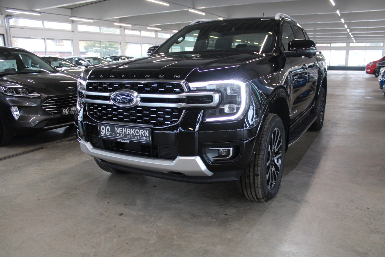 Fahrzeugabbildung Ford Ranger Platinum Automatik LEDER AHK ROLLO STDH