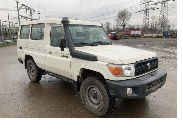 Toyota Land Cruiser - HZJ78