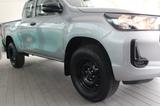 Toyota Hilux Extra Cab Duty 4x4 - Toyota Hilux: Extra Cab