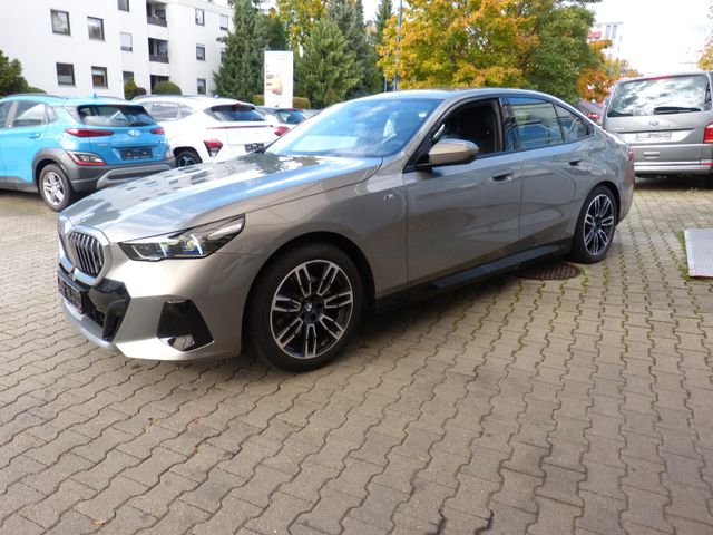 BMW 520 d M Sport KEYLESS ACC DAB KAMERA NAVI SHZ