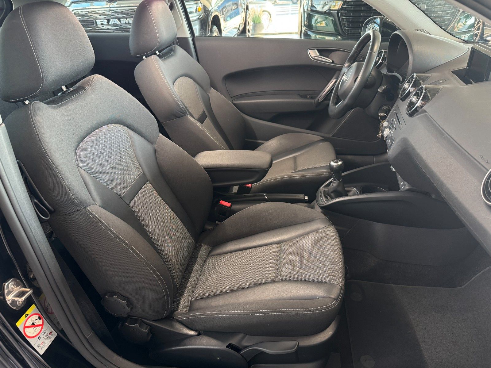 Fahrzeugabbildung Audi A1 1.4 TFSI sport   "Klimaautomatik Sitzheizung"