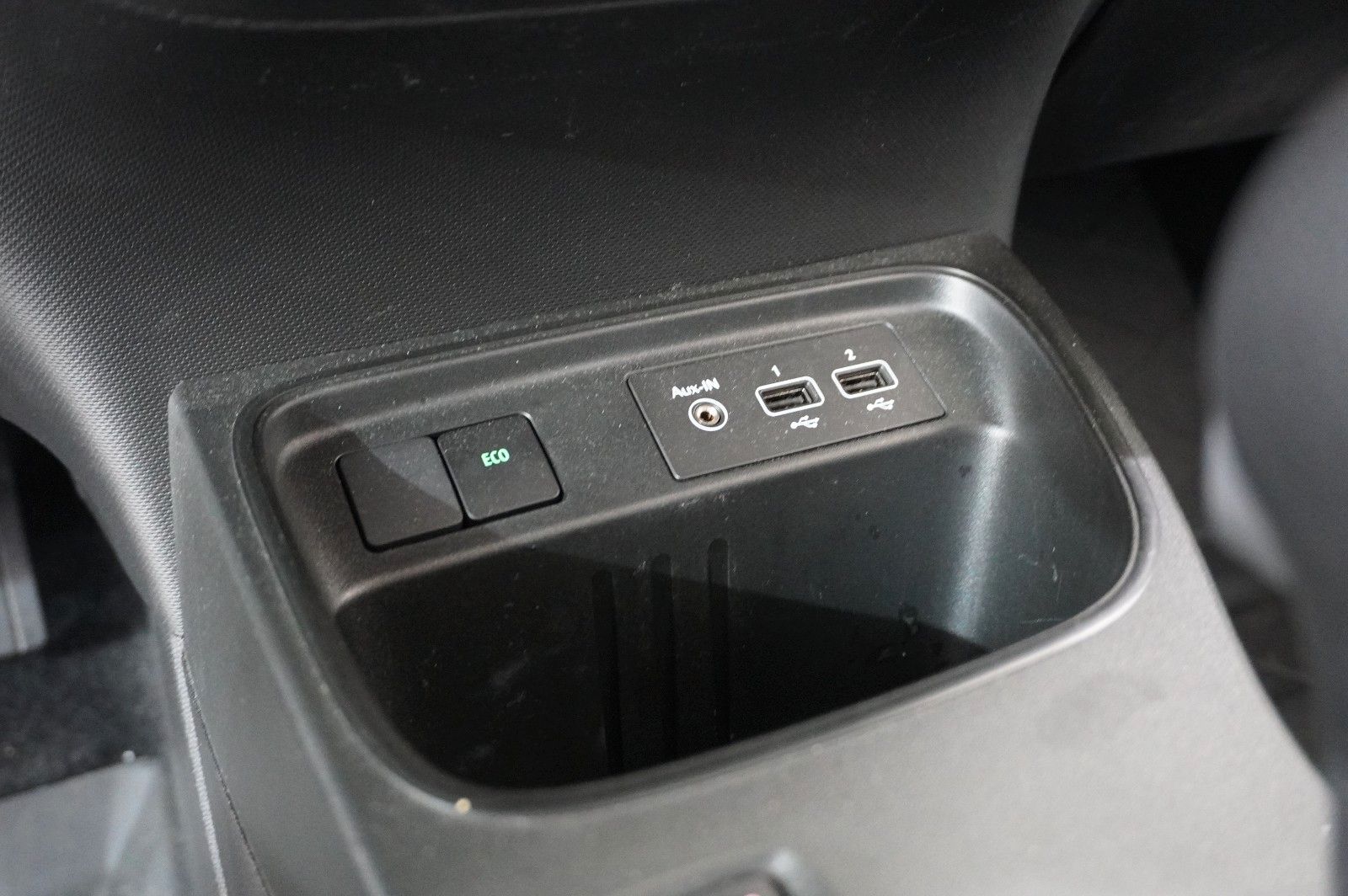 Fahrzeugabbildung Renault Twingo Equilibre Electric 22KWH NAVI/LED/DAB+