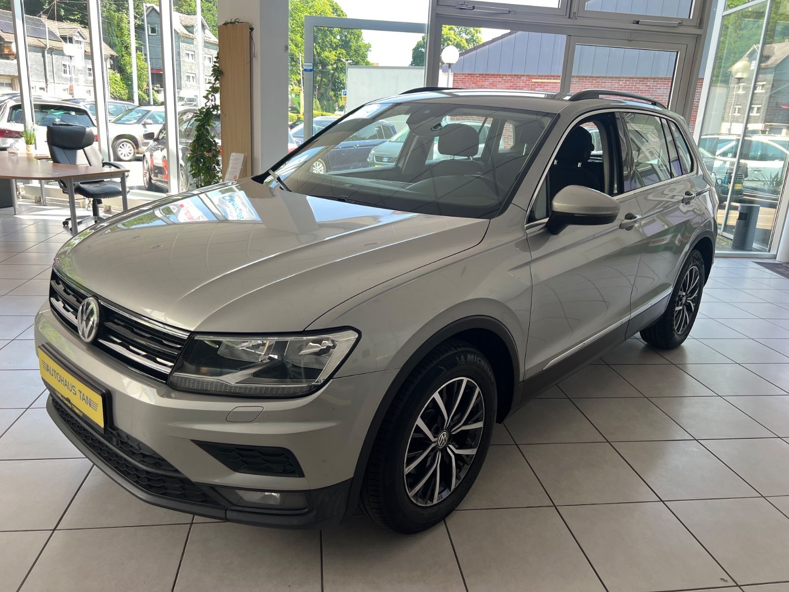 Fahrzeugabbildung Volkswagen Tiguan Comfortline 2.0 TDI DSG  *Digitaltacho*