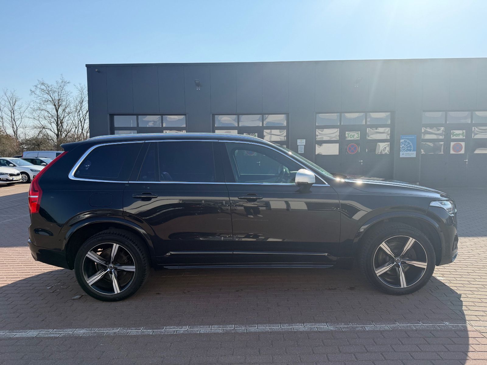 Fahrzeugabbildung Volvo XC90 D5 R Design AWD*LUFT*PANO*STHZ*7Si*MIETKAUF