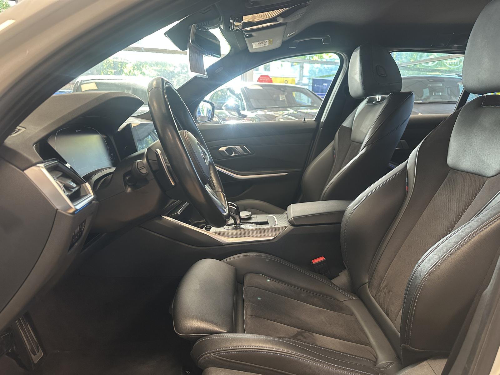 BMW 330 xDrive*M Sport*AHK*ACC*HUD*Cam*HiFi*Laser*1H