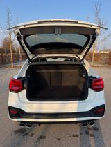 Audi SQ2 TFSI, AHK, Matrix, Navi, Sonos, Panorama - weiße Audi SQ2