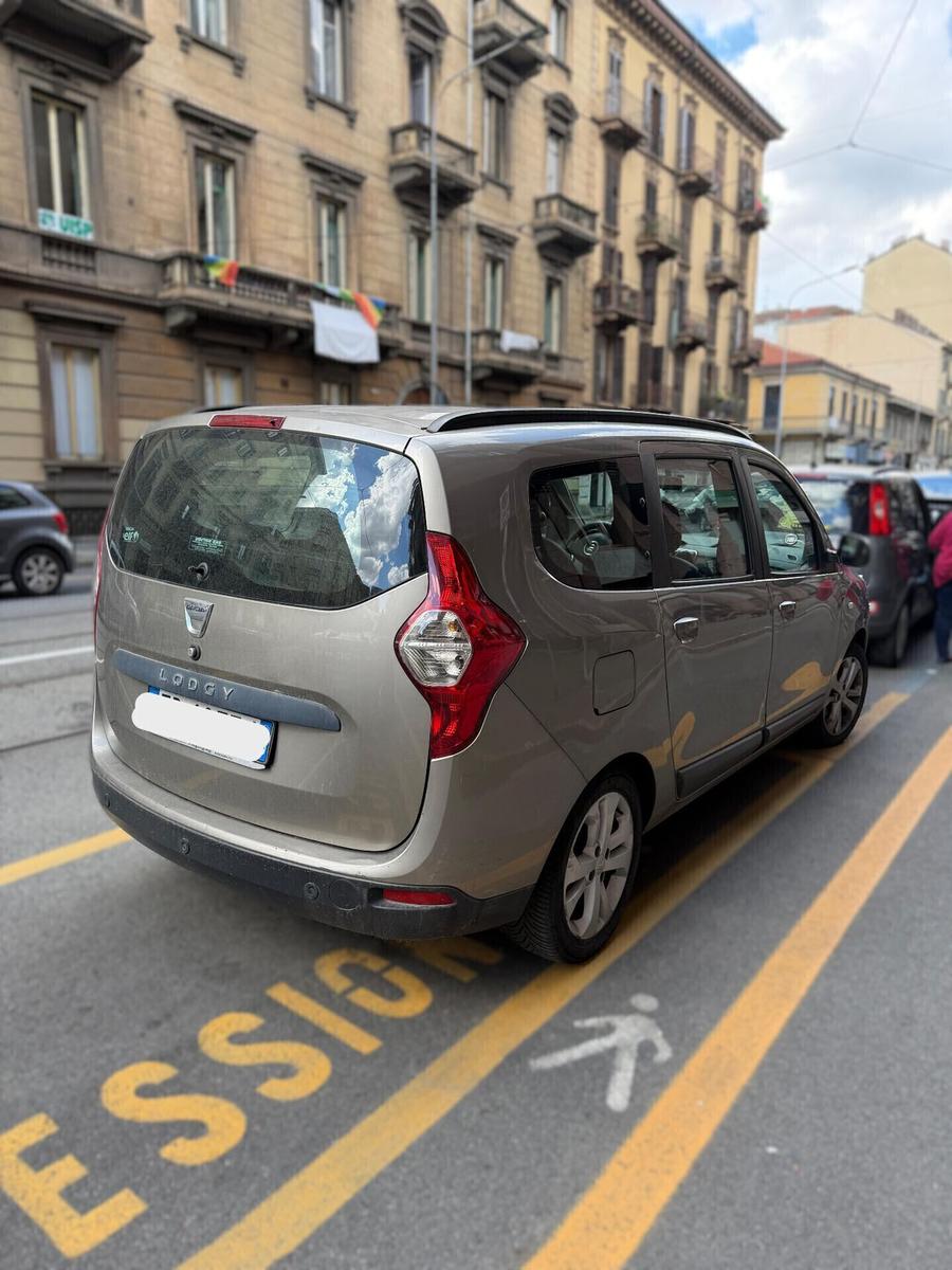 Dacia Lodgy 2013 — engine 1.598 cm³, 83 HP (61kW)