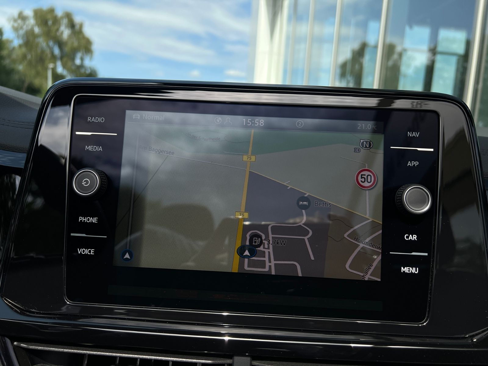 Fahrzeugabbildung Volkswagen T-Roc Cabriolet   R-Line 1.5 TSI DSG *AHK, Black