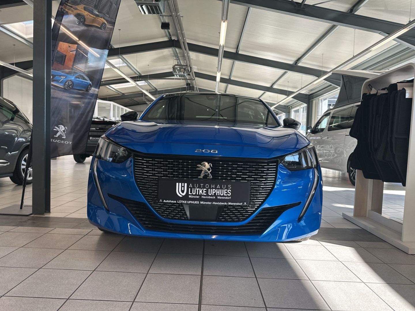 Fahrzeugabbildung Peugeot 208 GT 1.2 PureTech 130 EAT Panorama Navi ACC