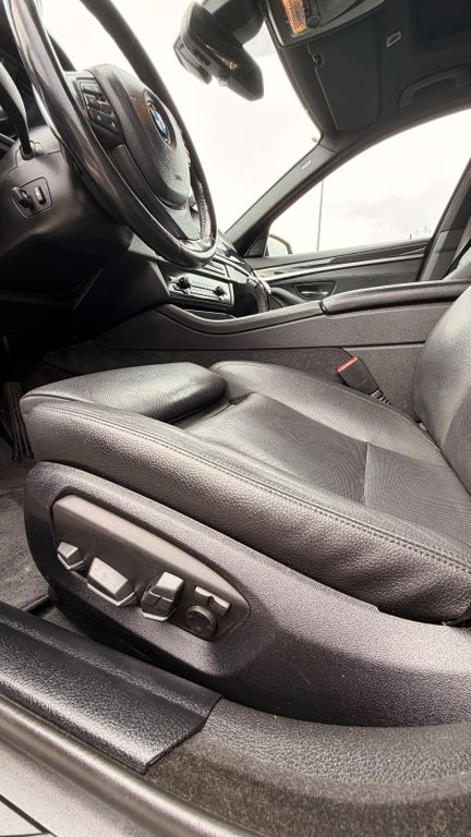Image of BMW 530