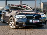 BMW 520 i M Sport PANO! AHK! M-SPORT! HEAD-UP! - BMW 520 mit Benzin-Antrieb: Kombi