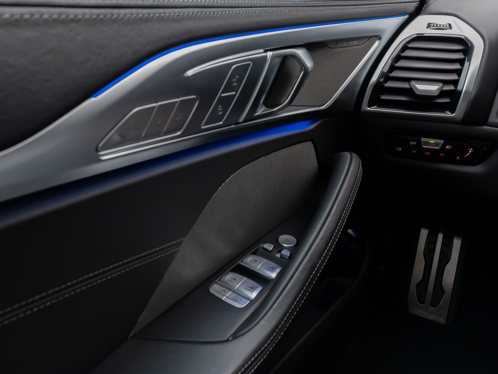 Fahrzeugabbildung BMW M850i xD GranCoupé Panorama Laser H/K SoftCl 20"