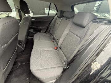 Volkswagen Golf - 9