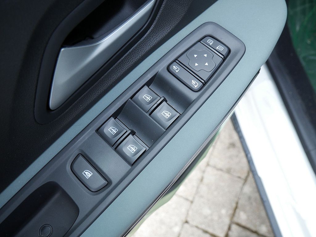 Fahrzeugabbildung Dacia Sandero Stepway Extreme TCe 110 NAVI LED 360°
