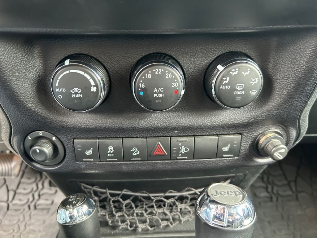 JEEP Wrangler 2.8 CRD DPF Automatik Rubicon JEEP Wrangler 2.8 CRD DPF Automatik Rubicon